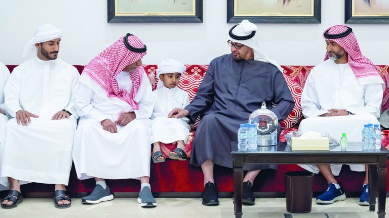 رئيس الدولة يعزي في وفاة غانم المزروعي وعبدالله المقبالي