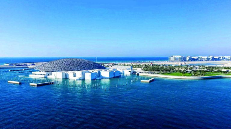 جزيرة السعديات تتلألأ بين الشواطئ الخلابة والمتاحف والجمال